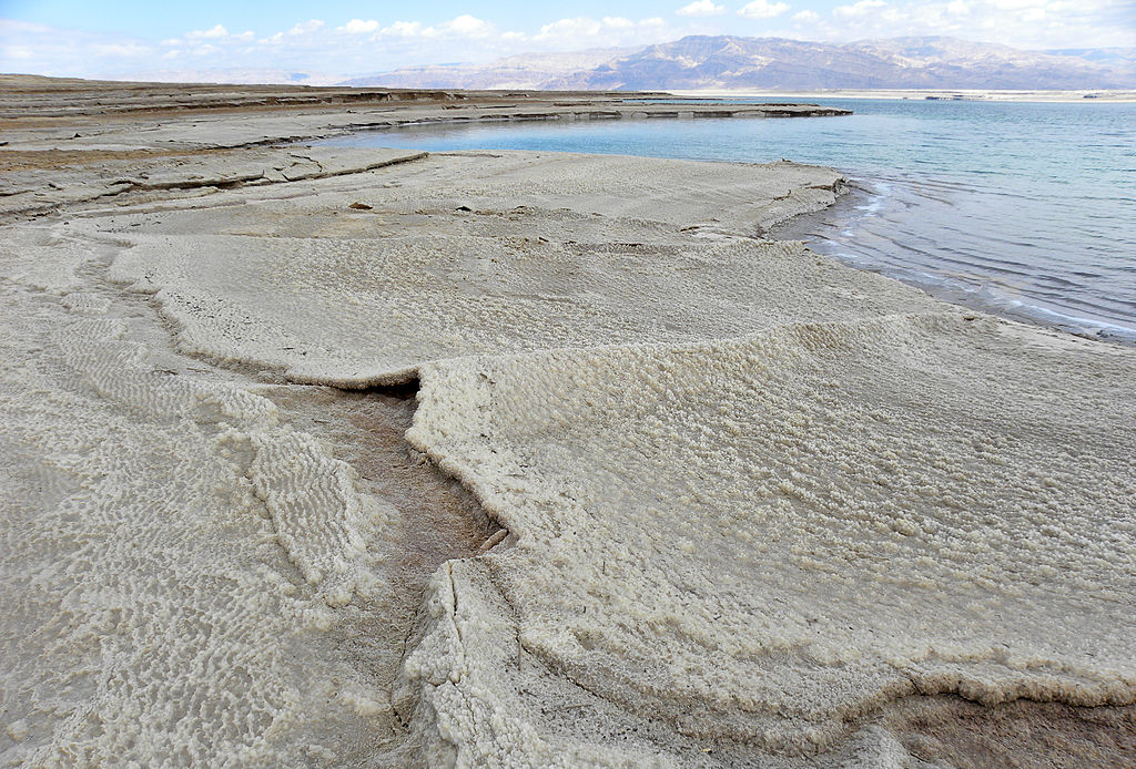 Dead sea halite deposits