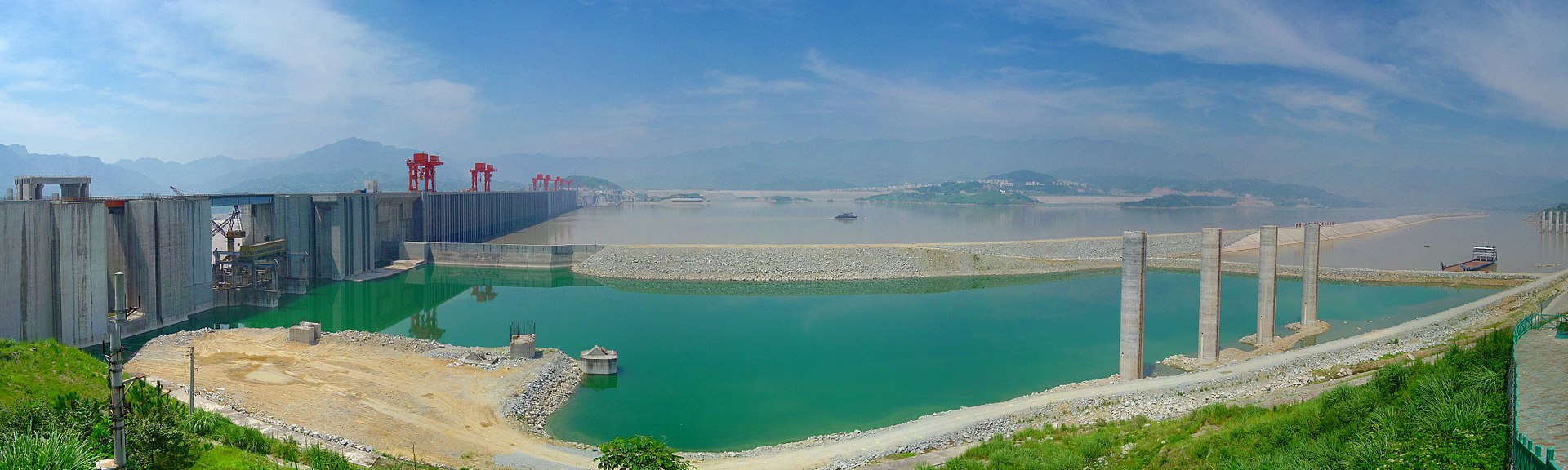 Three Gorges hydropower plant and dam